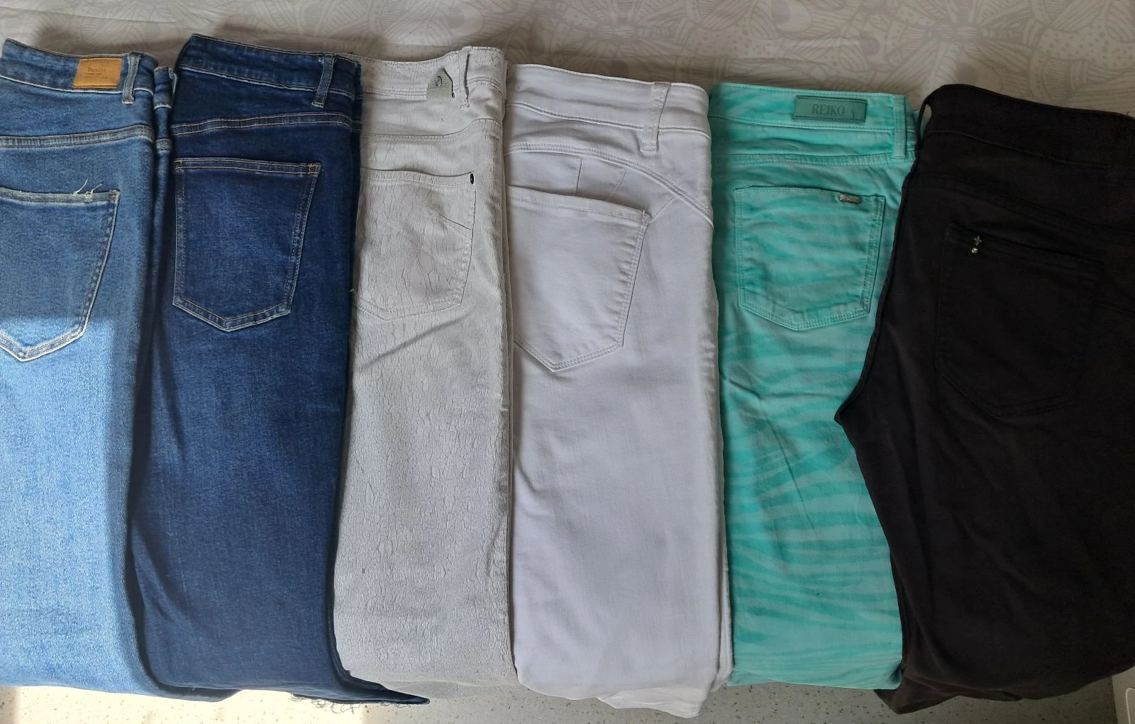Lots 6 pantalons 15€